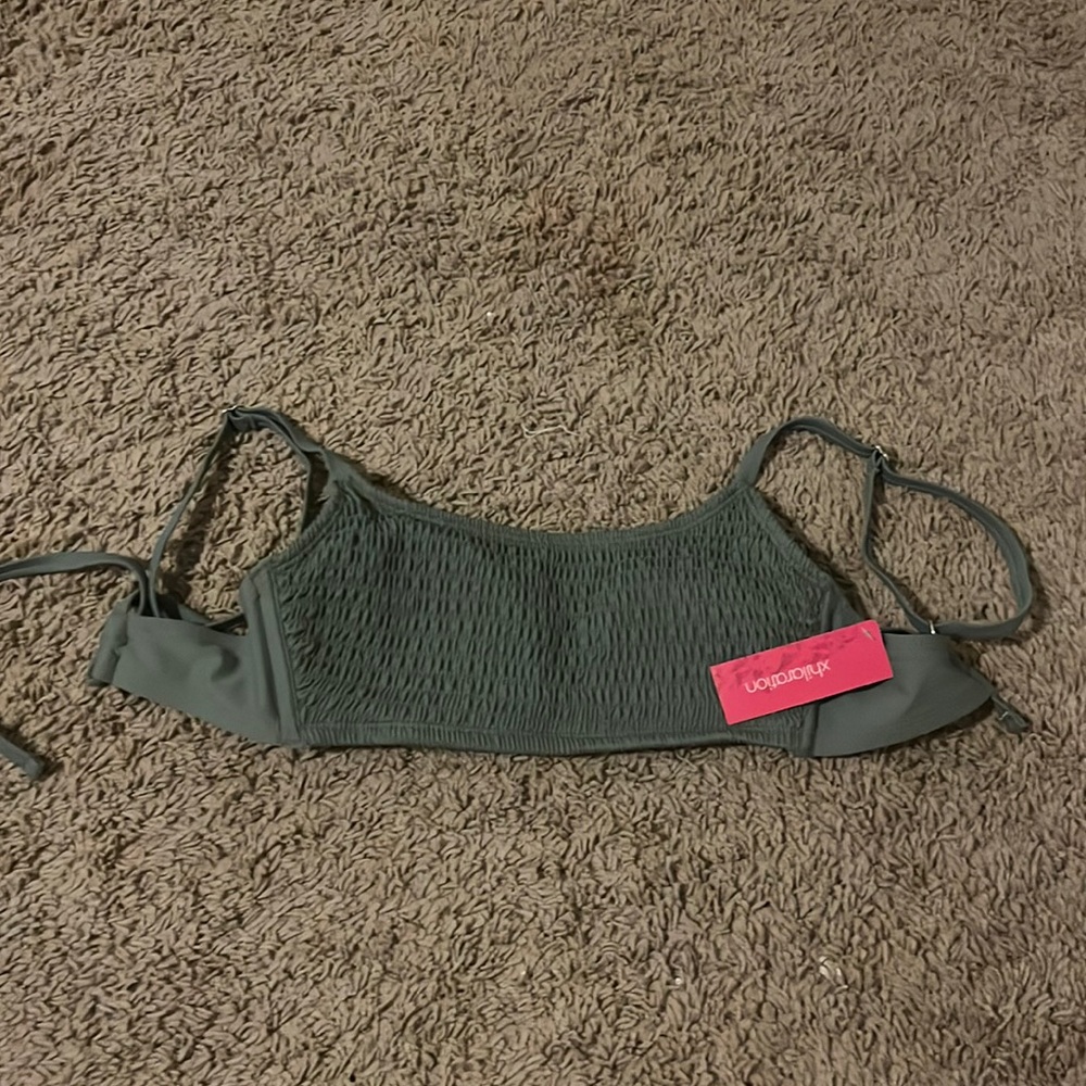 New Green Swimsuit Top